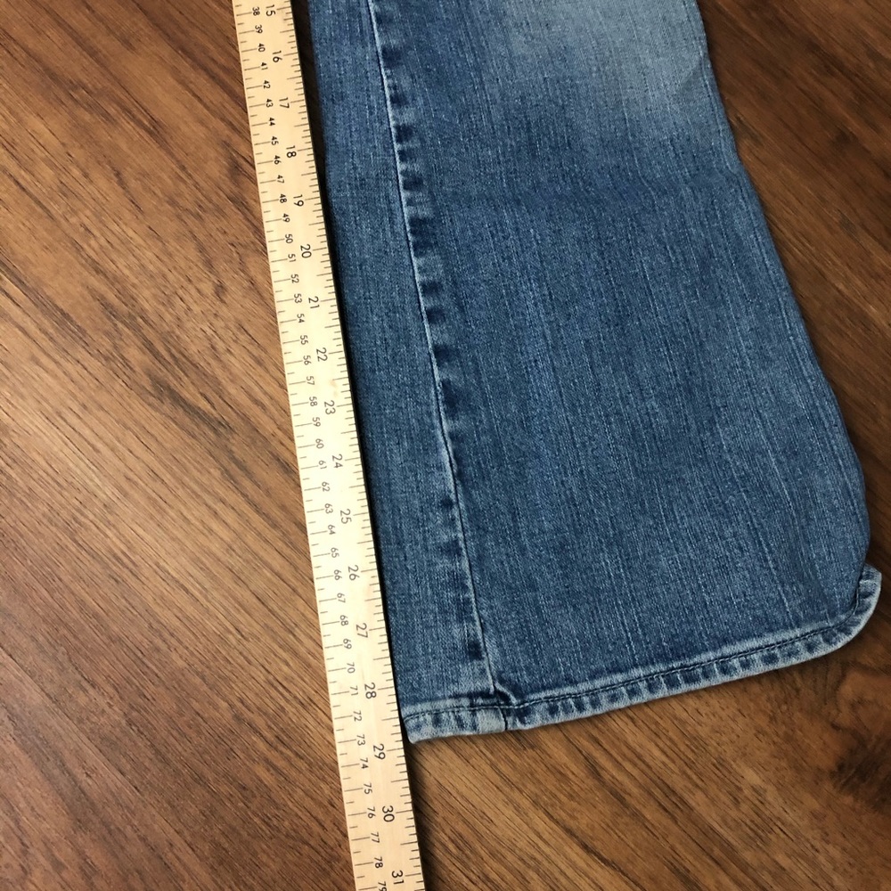 GAP LowRise flare ankle jeans size 4 light wash - Picture 6 of 7